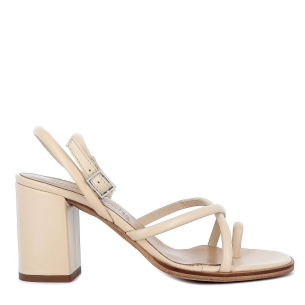 Sandalia de tiras con tacón ancho