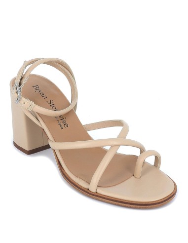 Sandalia de tiras con tacón ancho