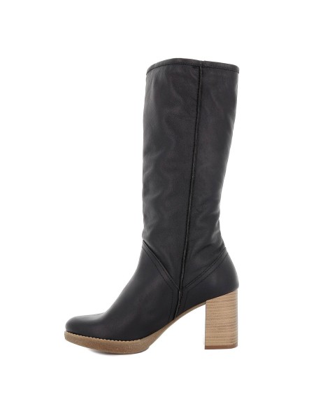 Bota alta de piel con tacón