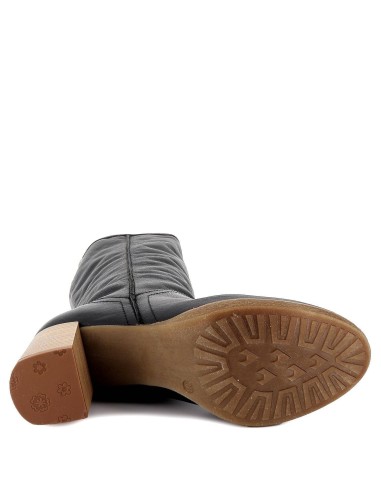 Bota alta de piel con tacón