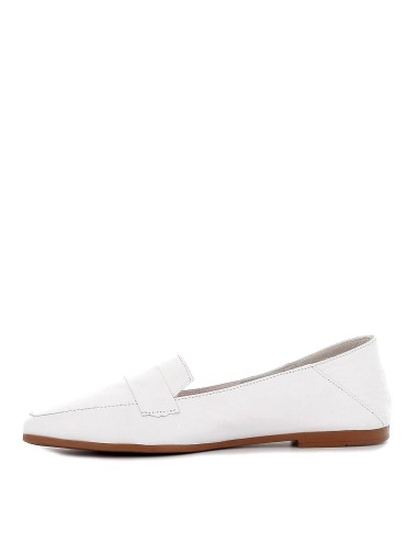 Mocasin piel blanco.