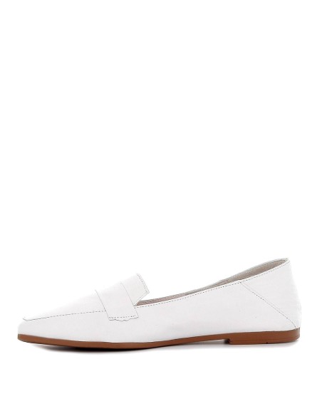 Mocasin piel blanco.