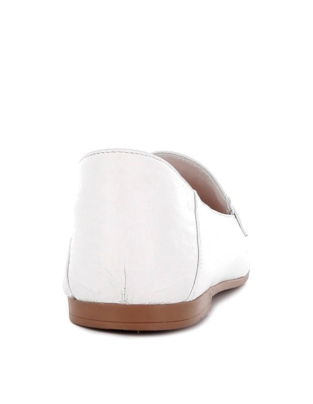 Mocasin piel blanco.
