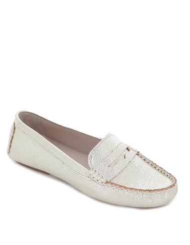 Mocasín conductor plano con suela de tacos de piel mujer plateado