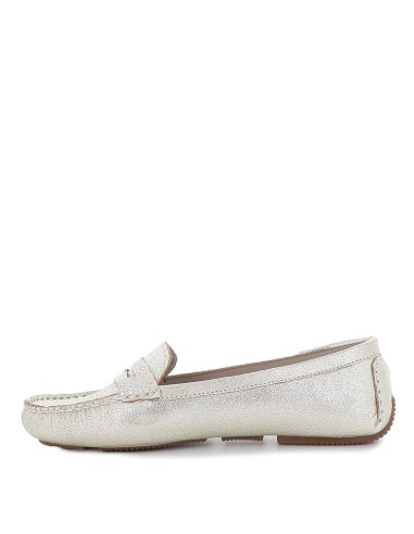 Mocasín conductor plano con suela de tacos de piel mujer plateado