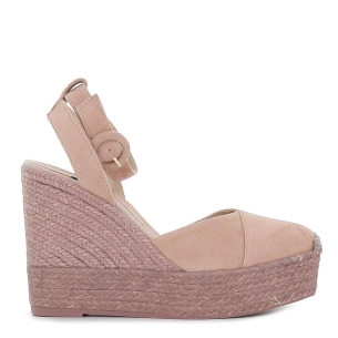 Sandalia de cuña alta tipo alpargata rosa.