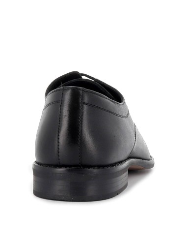 Zapato de cordones en piel suave de gran calidad en negro