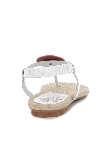 Esclava plana planta yute mujer blanca