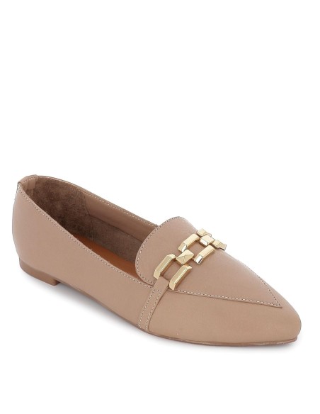 Mocasín piel color cuero cadena al tono