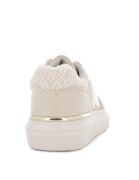 Deportiva urbana beige plataforma 