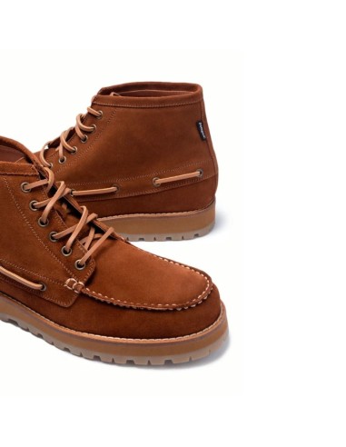 Bota tipo náutico de serraje hidrófugo para hombre