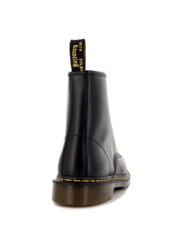 Clásicas botas piel cordones negras