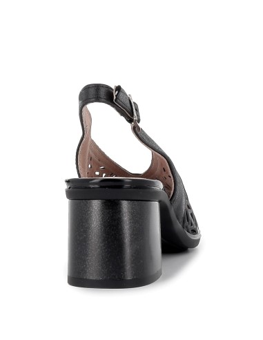 Sandalia cuña microperforado correa talón negro
