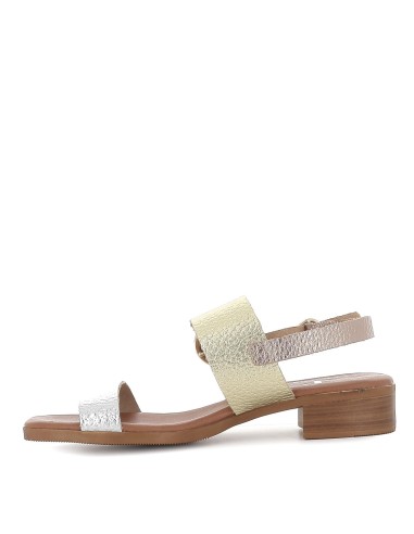 Sandalia abierta tiras y hebilla semicircular piel dorada tacón bajo mujer