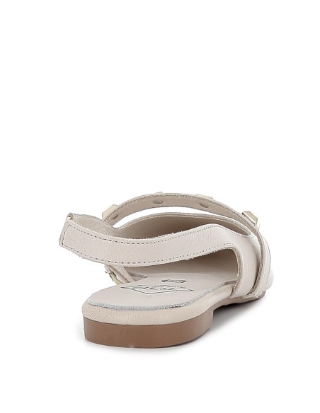 Manoletina plana destalonada piel tachas blanca mujer Blanco