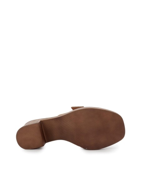 Zueco tipo sandalia con hebilla central y tacón mujer cuero