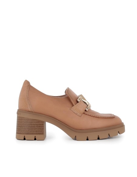 Mocasín tacón con cadena piel beige mujer Beige