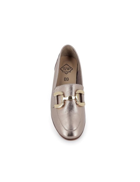 Mocasín piel flexible metalizada detalle cadena mujer