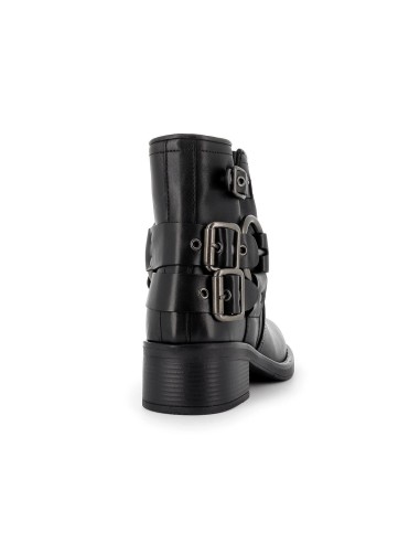 Botín motero plano piel negra hebilla mujer