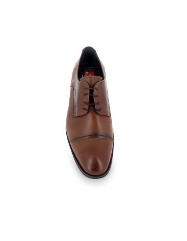 Zapato piel marrón cordones costuras elegante hombre