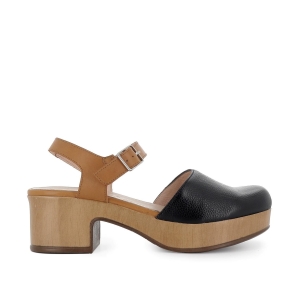 Zapato con correa en piel y plataforma negro mujer