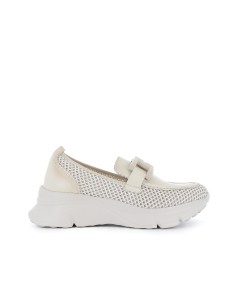 Mocasín sport plano piel con cadena blanca mujer