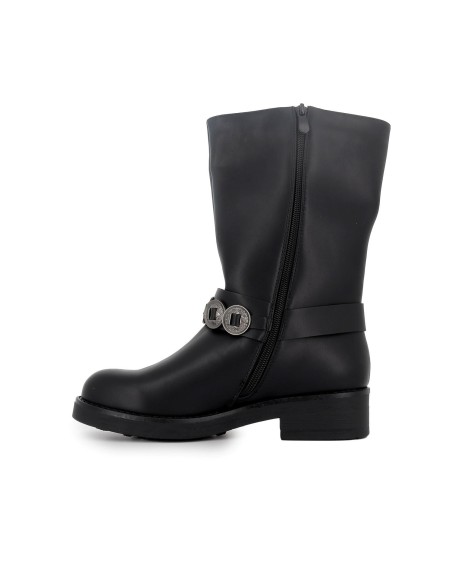 Botin biker con tira decorada sobre caña mujer negro
