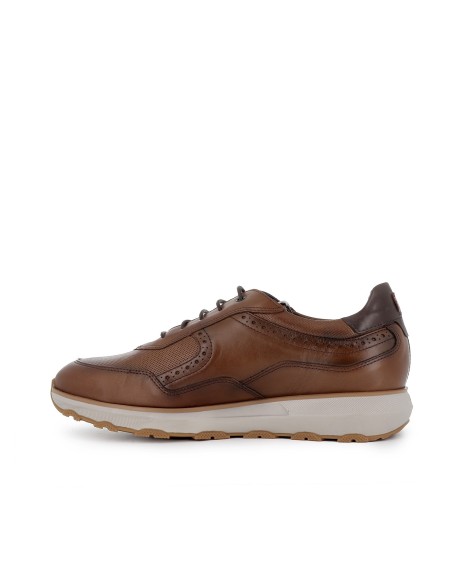 Deportiva  piel cómoda con cordones finos hombre camel