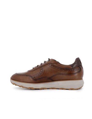 Deportiva  piel cómoda con cordones finos hombre camel