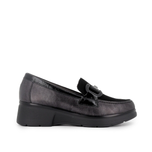 Mocasin piel lisa cuña hebilla mujer negro
