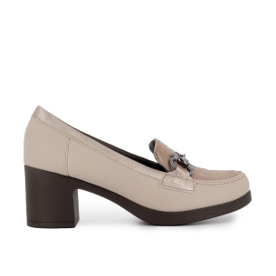 Mocasin piel lisa y ante tacon hebilla mujer beige