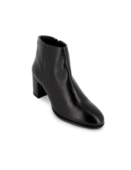 Botin cortado piel suave con tacon mujer negro
