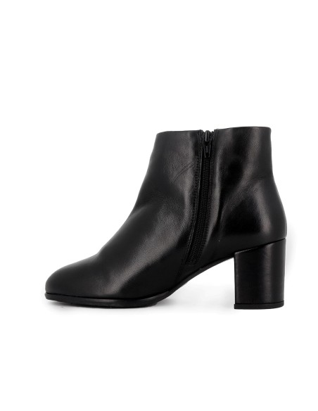 Botin cortado piel suave con tacon mujer negro