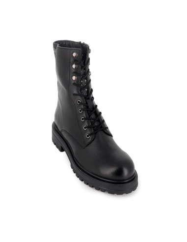 Bota militar media caña con adornos de remaches mujer negro