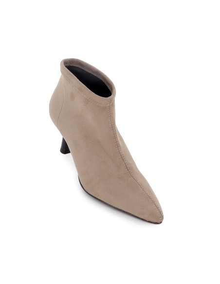 Botin cortado ante elastico tacón fino mujer beige