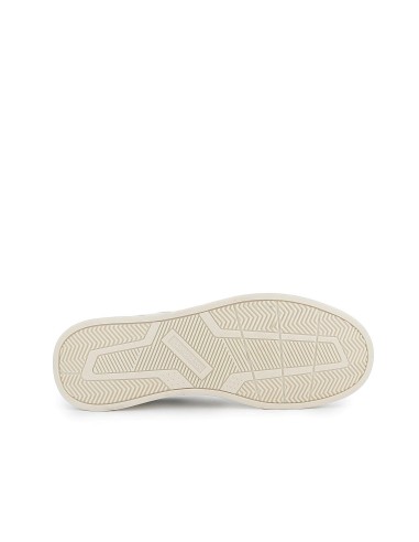 Tenis blancos contraste negro hombre cordones