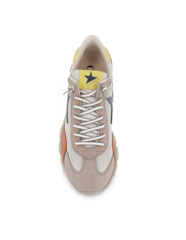 Deportiva acolchada y ante hombre gris