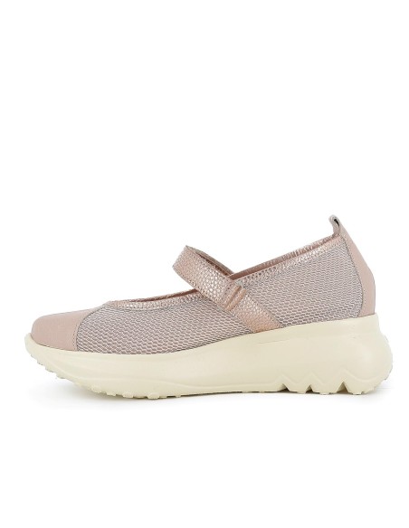 Zapato con correa piel y rejilla velcro cuña ligera mujer beige