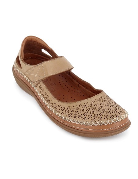 Zapato correa piel picados diseño velcro cuña media mujer beige