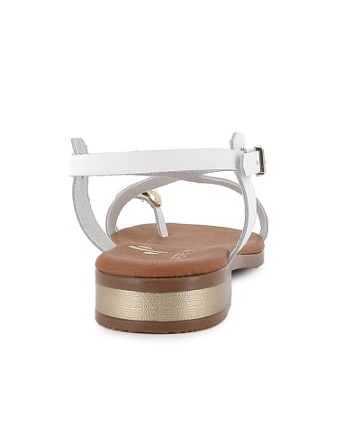 Sandalia piel tiras cruzadas y adorno metal plano mujer blanco