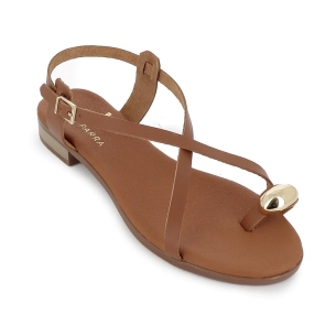 Sandalia piel tiras cruzadas y adorno metal plano mujer marron 2