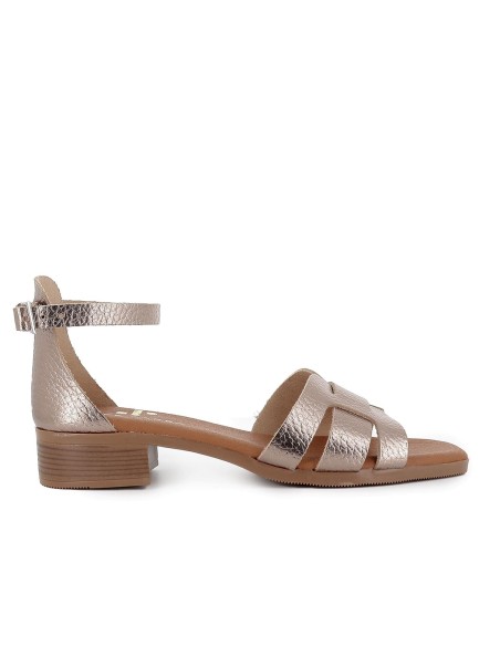 Sandalia con talon cerrado de piel y tacon bajo mujer dorado