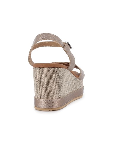 Sandalia piel con tiras cruzadas cuña forrada mujer dorada