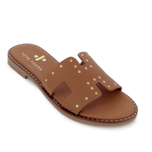 Zueco piel con tachas decorativas mujer plano marron 2