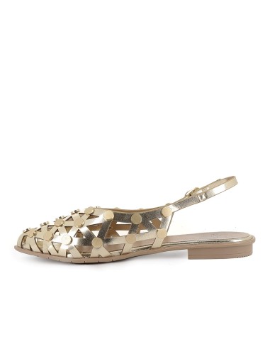 Sandalia piel con remaches y calados hebilla talon mujer dorada