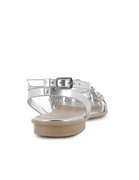 Sandalia piel con remaches y calados tacon bajo mujer plateada