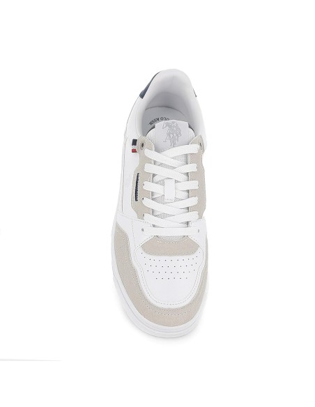 Deportivo tenis napa y serraje contraste detalle hombre blanco