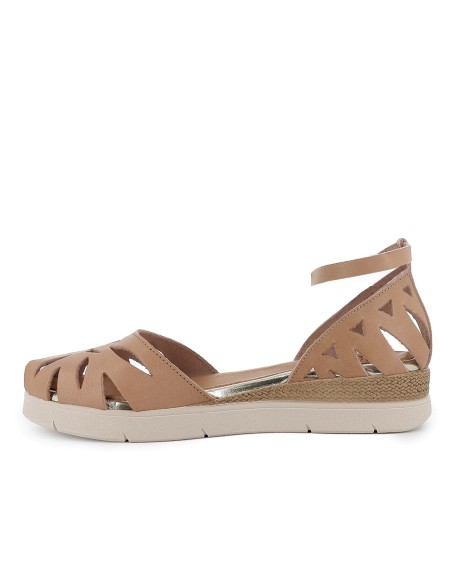 Zapato con correa tipo gilda piel calada cuña mujer taupe