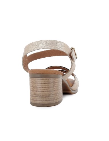 Sandalia piel grabada diseño hebilla mujer dorado