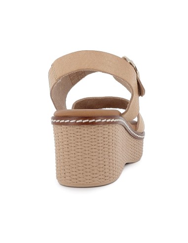 Sandalia piel grabados cuña y hebilla mujer beige